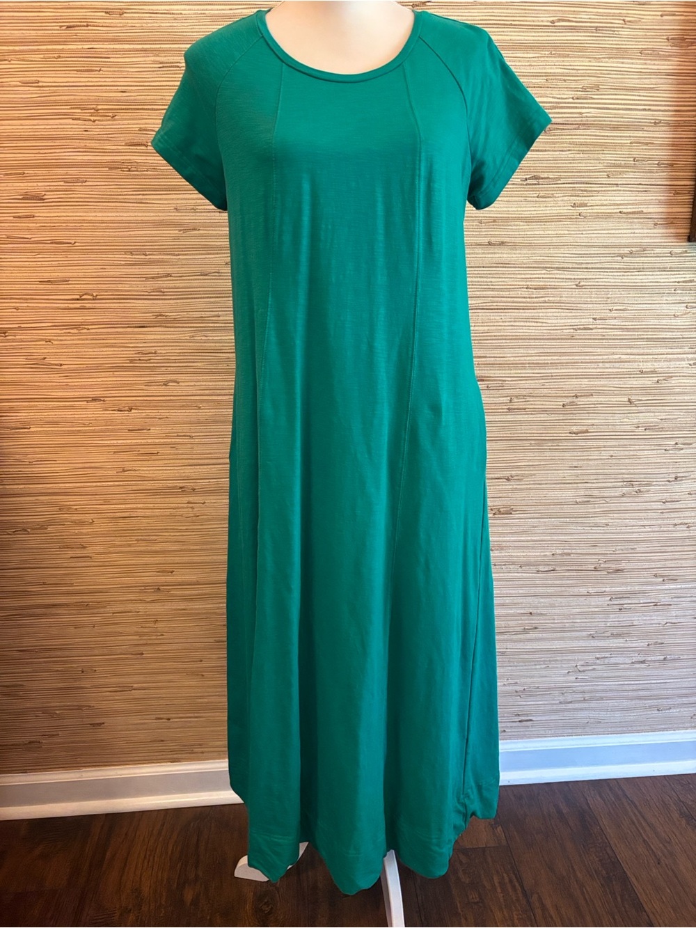 Women’s Chico’s Emerald Green Short Sleeve Knit Maxi Dress size small  EUC!